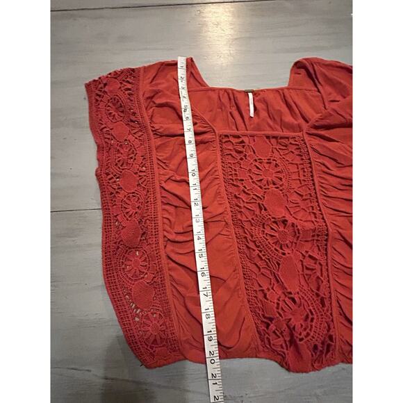Free People Little Secret Red Orange Crochet Lace Panel Cropped Top Sz M Boho - Picture 4 of 8